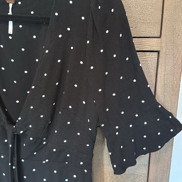 Free People black/white polka dot flared Mini dress Womens 4 deep V cocktail - Picture 6 of 11